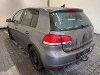 Вид сзади слева