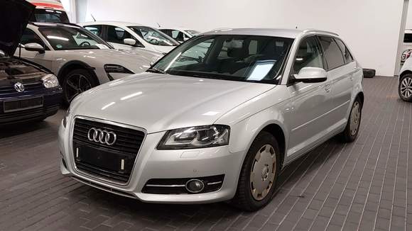 Pogled od napred levo