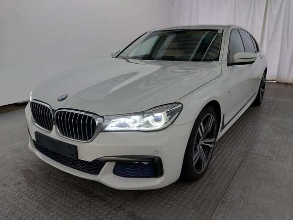 Náhled zpředu zleva