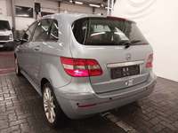 Вид сзади слева