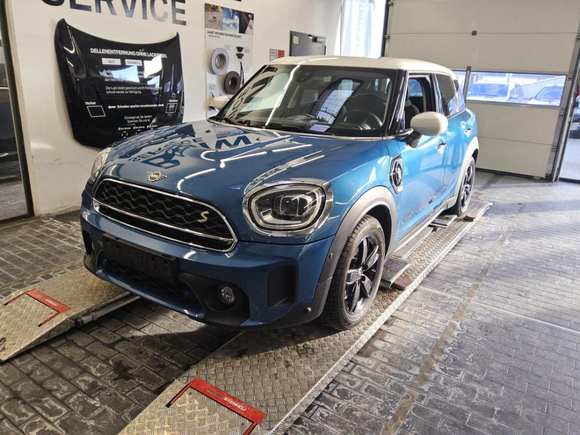 Вид спереди слева