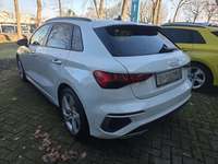 Pogled od pozadi levo