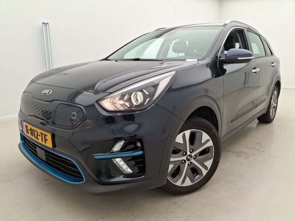 Вид спереди слева