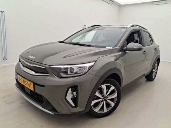 Вид спереди слева