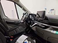 Вид на салон