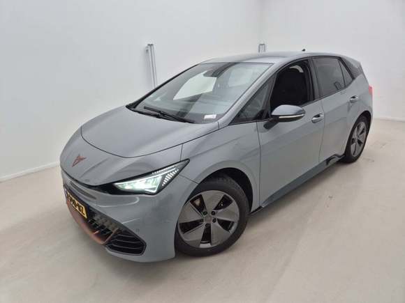 Вид спереди слева