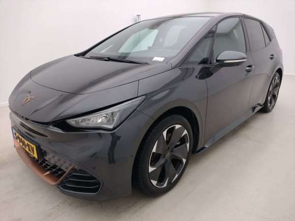 Вид спереди слева