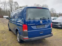 Vaade tagant vasakult