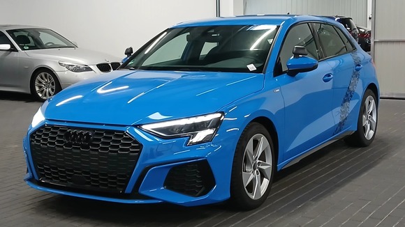 Pogled od napred levo