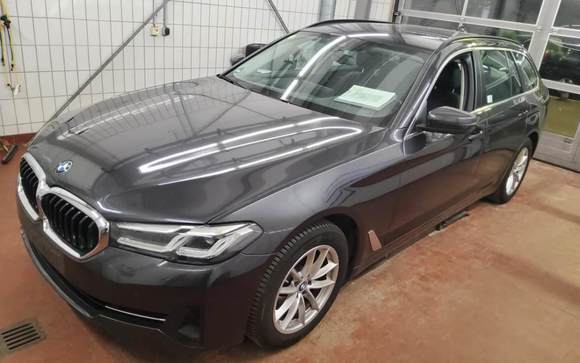 Вид спереди слева