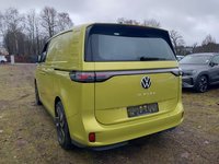 Vaade tagant vasakult