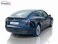 Skats no labās puses aizmugurē