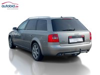 Vue de l’arrière gauche