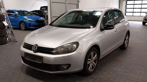 Pogled od napred levo