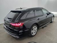 Pogled od pozadi desno