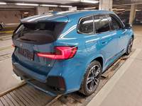 Pogled od pozadi desno