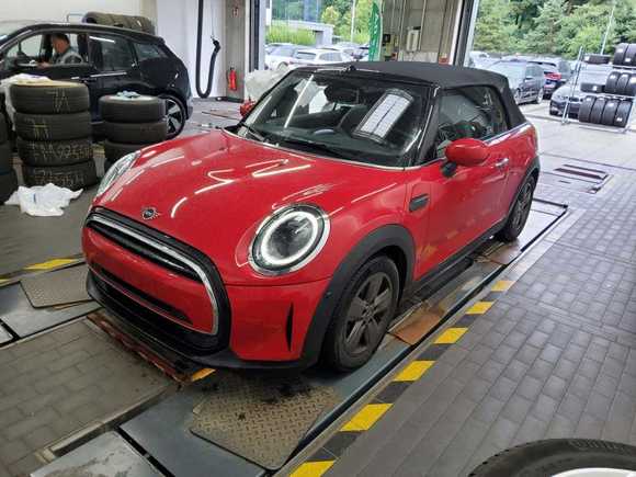 Pogled od napred levo