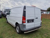 Вид сзади слева