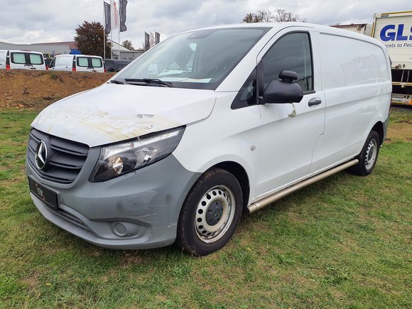 Вид спереди слева