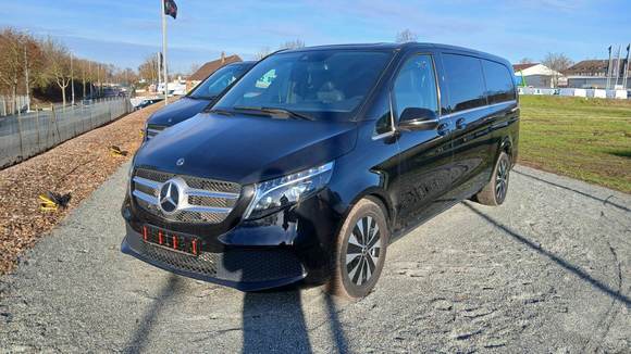 Вид спереди слева