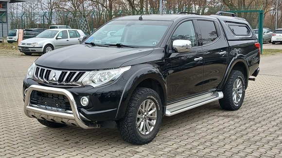 Pogled od napred levo