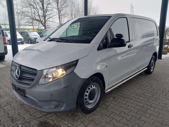 Вид спереди слева