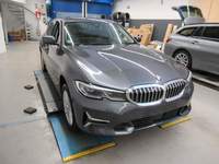 Вид спереди справа