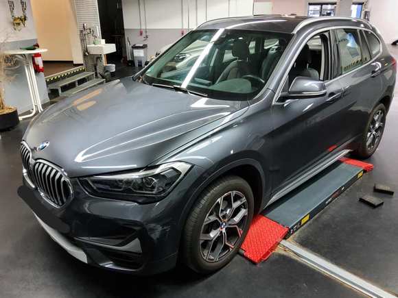 Вид спереди слева