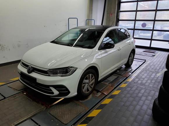 Вид спереди слева