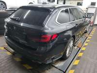 Pogled od pozadi desno