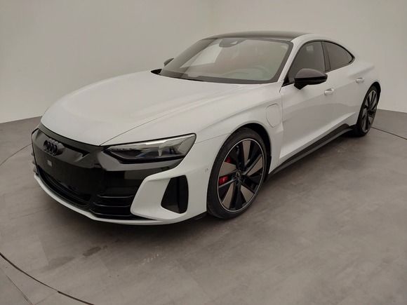 Вид спереди слева