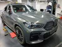 Pogled desno spredaj