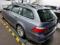 Vaade tagant vasakult