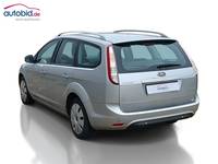 Vue de l’arrière gauche