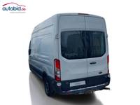 Vue de l’arrière gauche