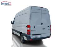 Vue de l’arrière gauche