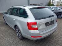 Вид сзади слева