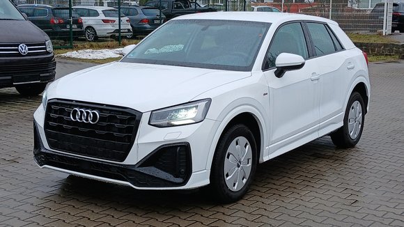 Pogled od napred levo