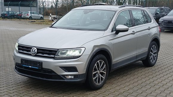 Pogled od napred levo