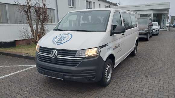 Pogled od napred levo