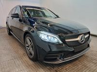 Pogled sprijeda desno