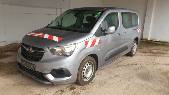 Pogled od napred levo