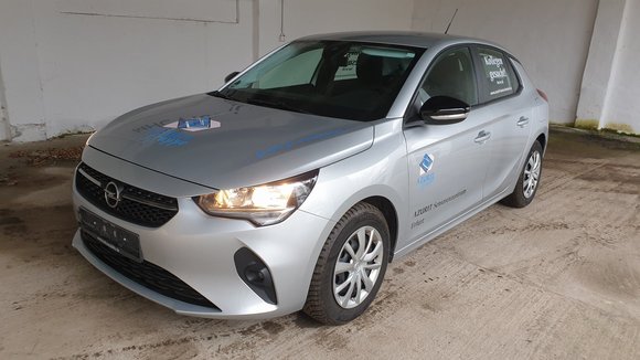 Pogled od napred levo