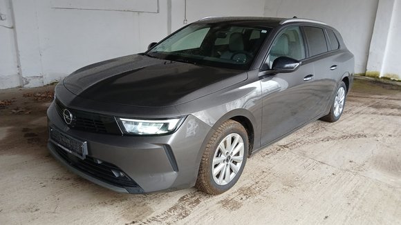 Pogled od napred levo