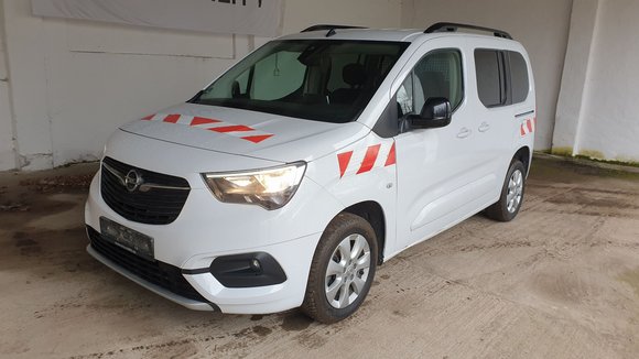 Pogled od napred levo