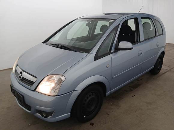 Pogled od napred levo