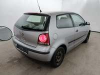 Pogled od pozadi desno