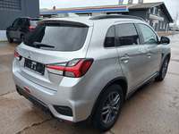 Pogled od pozadi desno