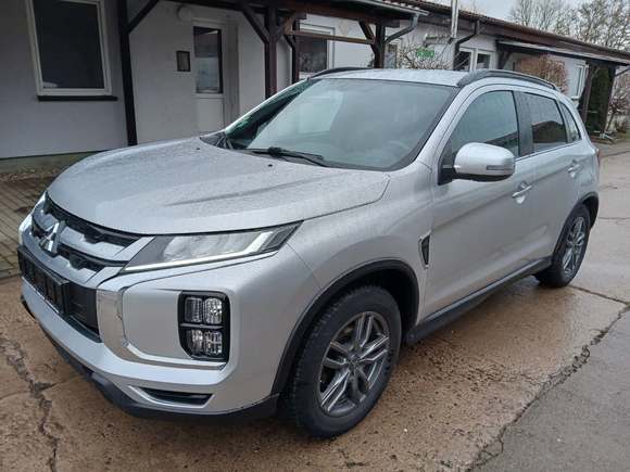 Pogled od napred levo