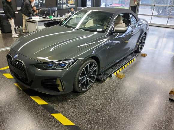 Widok z przodu po stronie lewej